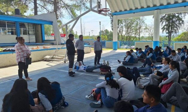 PC Tezontepec de Aldama capacitan a alumnos del CETAC