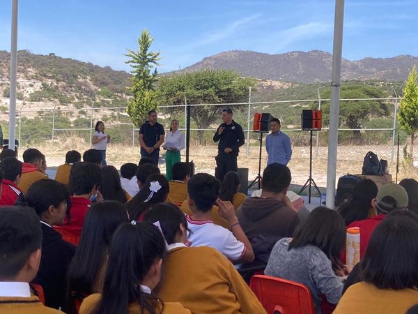 Imparten pláticas “Podrías ser tu” en centros educativos de Tepeji