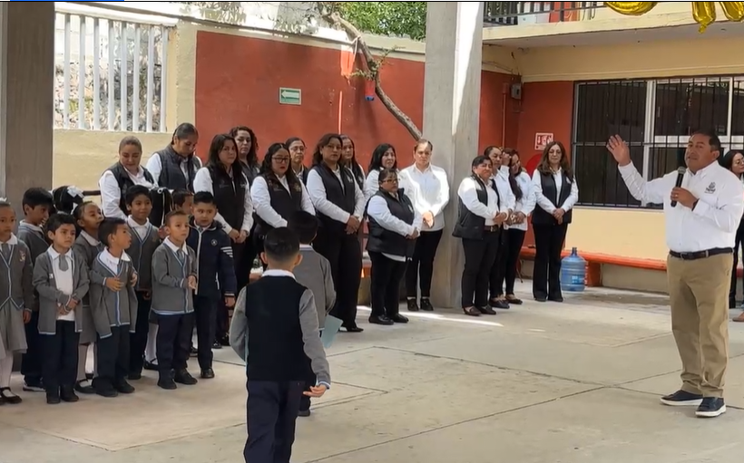 Inauguran domo en la escuela primaria 13 de Diciembre de la colonia El Cerrito en Tepeji.