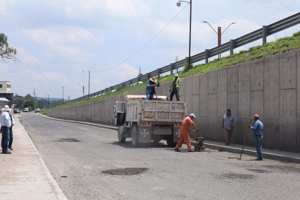 Realizan trabajos de bacheo en Tepeji