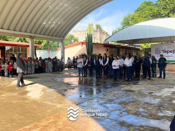 Alcalde reconoce públicamente el trabajo de la Comisión de Agua de Tepeji