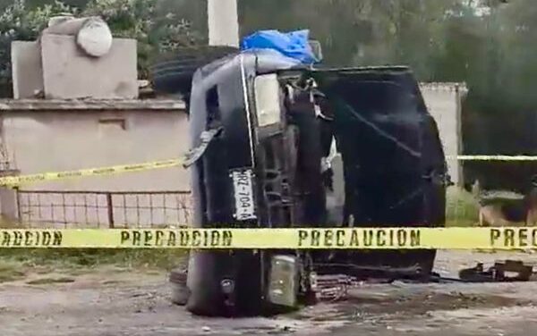 Un hombre de 17 años perdió la vida y otras tres personas resultaron lesionadas en un accidente registrado la noche de ayer, sobre la carretera Tepetitlán Tula