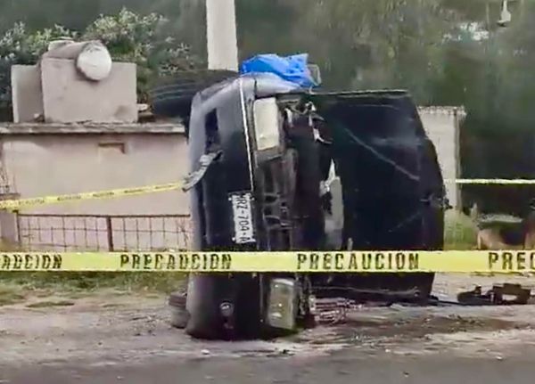 Servicios de emergencia acudieron al reporte de un accidente sobre la carretera Tula Tepeji, a la altura de La Calandria Municipio de Tula de Allende.