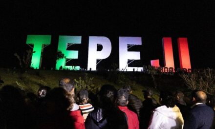 Una gran fiesta se vivió durante la inauguración de Letras Monumentales que nos dan identidad y que serán inscritas para abatir el Récord Guinness como las más altas del mundo con sus 15 metros de altura.