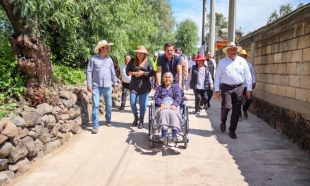 Con el programa ¡Unidos Construimos! Y el trabajo y esfuerzo de los habitantes de la comunidad de La Cañada, logramos mejorar la calidad de vida de las familias con calles pavimentadas con concreto.