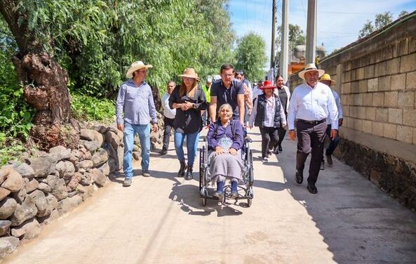 Con el programa ¡Unidos Construimos! Y el trabajo y esfuerzo de los habitantes de la comunidad de La Cañada, logramos mejorar la calidad de vida de las familias con calles pavimentadas con concreto.