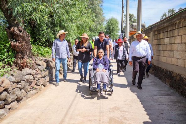 Con el programa ¡Unidos Construimos! Y el trabajo y esfuerzo de los habitantes de la comunidad de La Cañada, logramos mejorar la calidad de vida de las familias con calles pavimentadas con concreto.