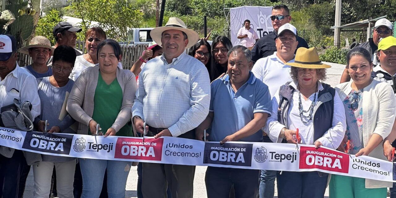 Con el programa ¡Unidos Construimos! y el esfuerzo y trabajo de la familias continuamos culminando calles que mejoran la calidad de vida de los habitantes de nuestras localidades como lo es en la calle Agustín Melgar de Santa María Quelites.