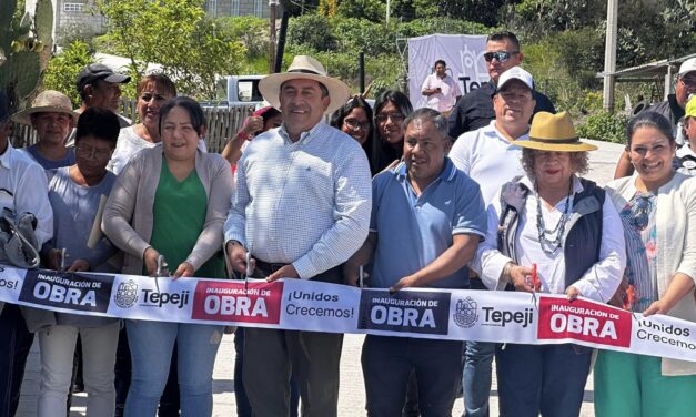 Con el programa ¡Unidos Construimos! y el esfuerzo y trabajo de la familias continuamos culminando calles que mejoran la calidad de vida de los habitantes de nuestras localidades como lo es en la calle Agustín Melgar de Santa María Quelites.