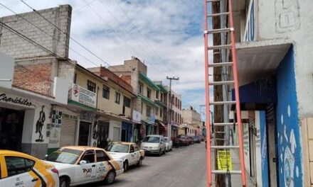 Cambian alumbrado público en Tula de Allende