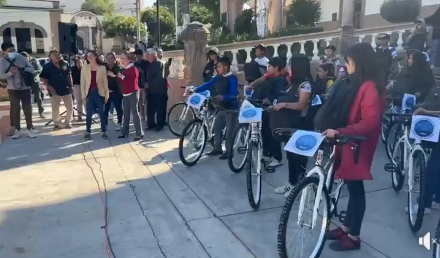 Entrega de bicicletas a niñas y niños de diversas comunidades de #TepejiDelRío.