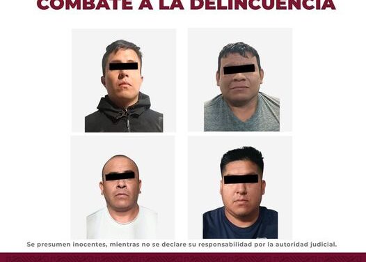 Recuperan en #TulaDeAllende, vehículo robado en el estado de México, hay 4 detenidos.