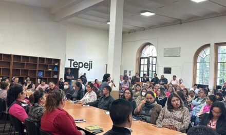 Capacitan a funcionario de Tepeji para atender a personas con discapacidad