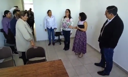 Alcaldesa de Atotonilco de Tula recorre instalaciones en compañía de la directora general de los Centros de Atención a Víctimas