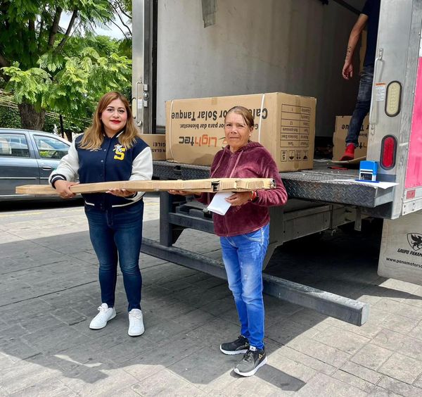 Realizan entrega de calentadores solares a bajo costo en Tepeji