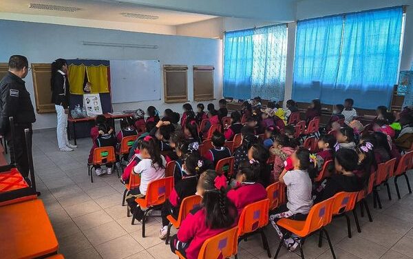 Continúan actividades preventivas en centros educativos de Atotonilco de Tula