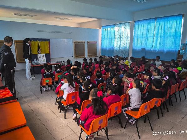 Continúan actividades preventivas en centros educativos de Atotonilco de Tula