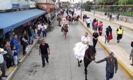 Tepeji del Río, celebra el 214 Aniversario del Inicio de la Independencia de México, con desfile cívico y acto cultural