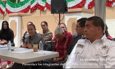 Presentación de los integrantes del gabinete municipal de Tepeji del Río.