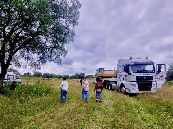 Continúan trabajos de desazolve en Tula de Allende