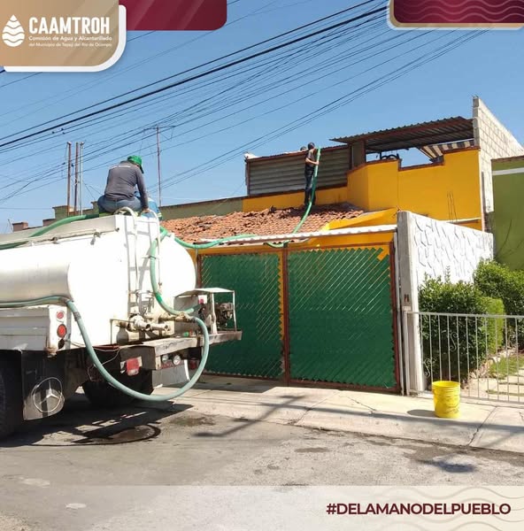 Caamtroh reparte agua mediante pipas para mitigar problema de desabasto de agua