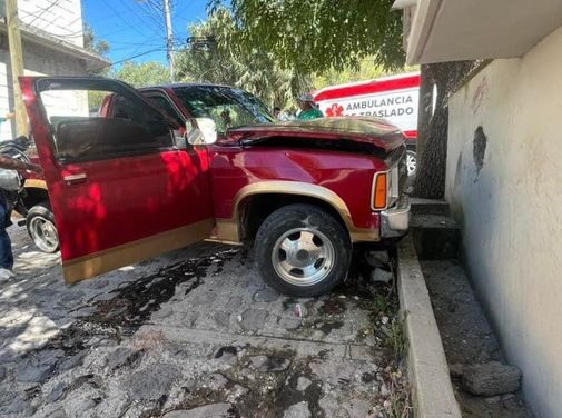 PC Tepeji atiende reporte de accidente en Tianguistengo