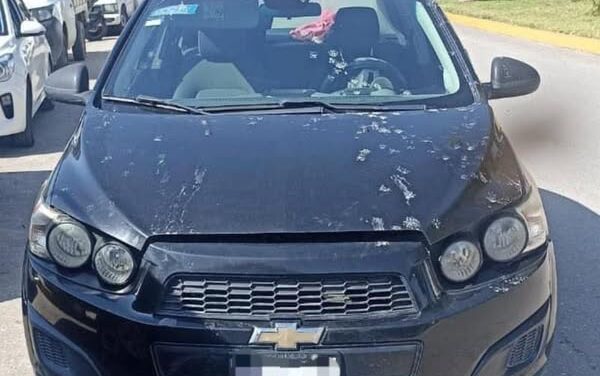 Seguridad Pública asegura al conductor de un automóvil con reporte de robo