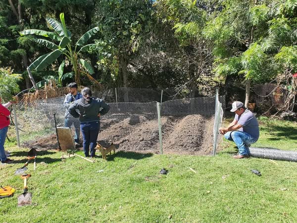 Instalan huerto familiar en comunidad de Tepeji del Río