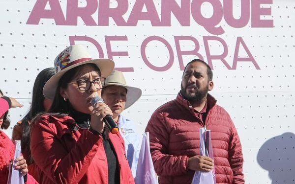 Inician trabajos de pavimentación asfáltica de la calle 16 de Enero en Atotonilco de Tula