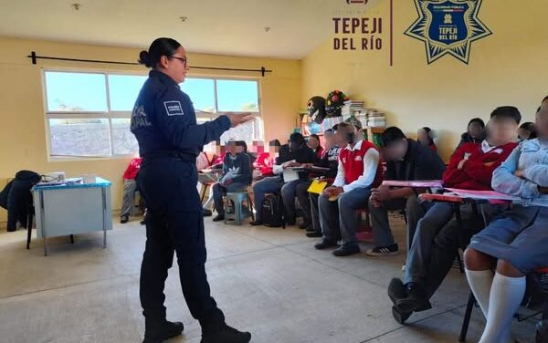 Imparten plática #prevención de violencia» en Telebachillerato de San José Piedra Gorda