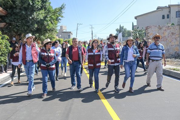 Inauguran pavimentación asfáltica de la calle 16 de Enero de la comunidad de Cañada.