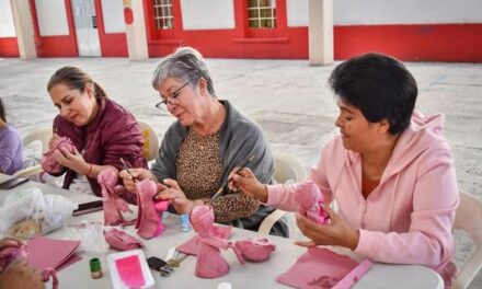 Se llevó a cabo el Taller de Nacimiento en técnica artesanal de cartonería en Tula de Allende