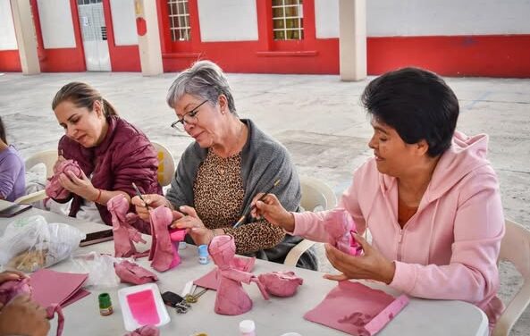 Se llevó a cabo el Taller de Nacimiento en técnica artesanal de cartonería en Tula de Allende