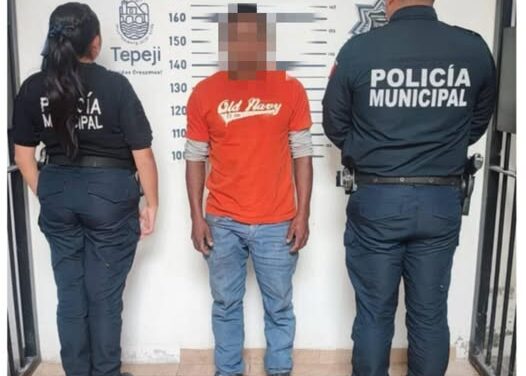 Policías municipales de Tepeji de Río aseguran a un sujeto por transportar sustancias ilícitas