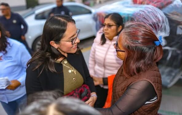 Entregan apoyos a familias vulnerales durante en invierno en Atotonilco de Tula