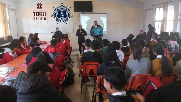 Imparten plática «Cultura de la Legalidad y Prevención del Delito y Adicciones en Adolescentes»