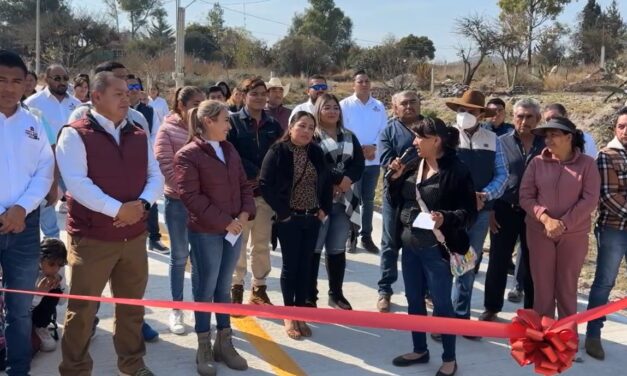Inauguran pavimentación asfáltica en comunidad de Tepeji