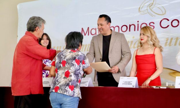 Se unen en matrimonio 48 parejas en Tula de Allende