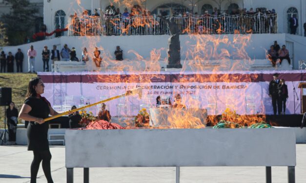 ACTO SOLEMNE DE INCINERACIÓN Y REPOSICIÓN DE LA BANDERA NACIONAL