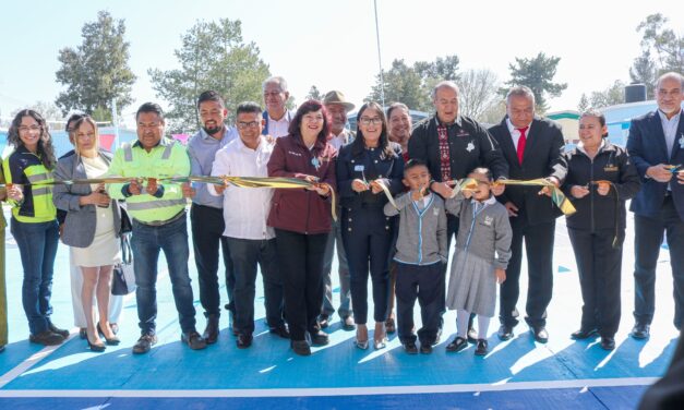 Compromiso con la educación: Se inaugura la cancha de usos múltiples en la Escuela Primaria Revolución