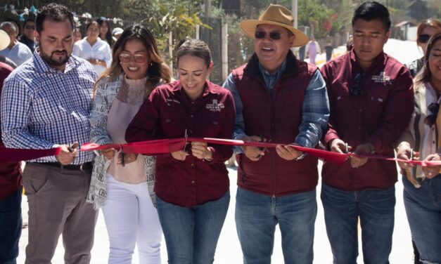 Entregan pavimento hidráulico en la calle Antiguo Camino México-Querétaro, en La Estancia