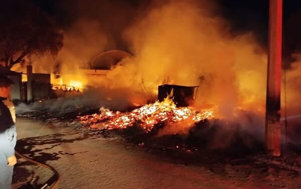CONTROLAN INCENDIO EN BODEGA DE LA COMUNIDAD DE VITO, ATOTONILCO DE TULA