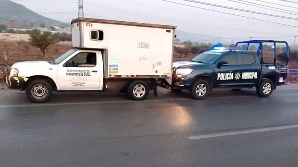 Sujeto realiza detonaciones contra policías tras robo de vehículo de carga y es detenido en Atotonilco de Tula