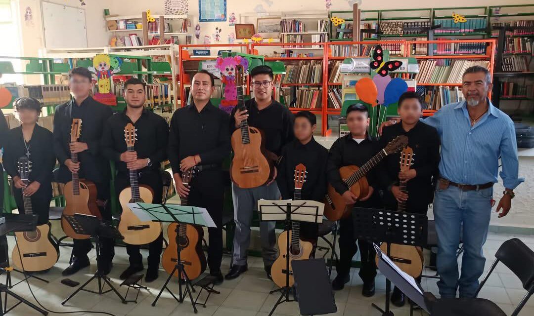 Alumnos de taller de guitarra clásica ofrecen conciento en Atotonilco de Tula