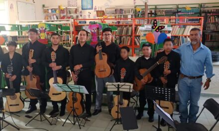 Alumnos de taller de guitarra clásica ofrecen conciento en Atotonilco de Tula