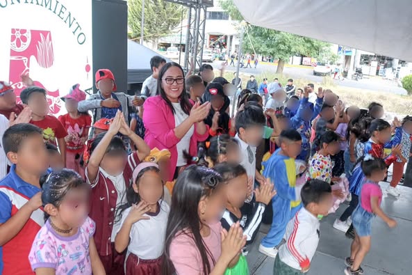 Festival del Día de la Niñez llena de alegría los fraccionamientos de Paseos de la Pradera.