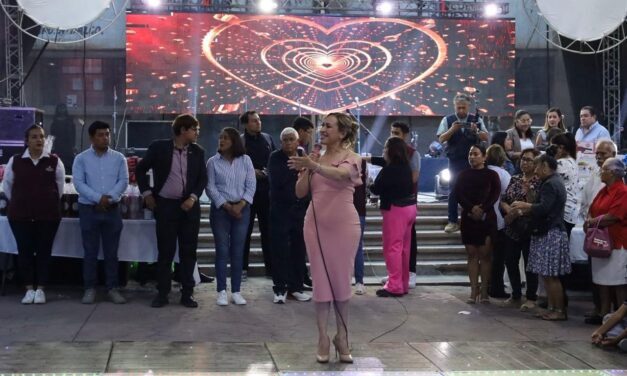 TEPEJI CELEBRA A SUS MADRES CON CARIÑO, MUSICA Y RECONOCIMIENTO