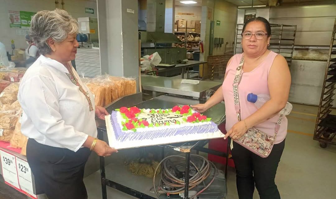 GOBIERNO DE TEPEJI DEL RÍO ENTREGA APOYOS A ESCUELAS PARA FESTEJAR A LAS MADRES