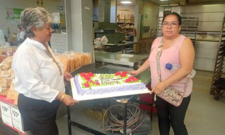 GOBIERNO DE TEPEJI DEL RÍO ENTREGA APOYOS A ESCUELAS PARA FESTEJAR A LAS MADRES