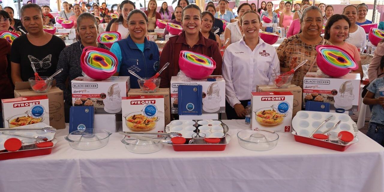 Tania Valdez Cuéllar impulsa el empoderamiento femenino con entrega de kits de repostería